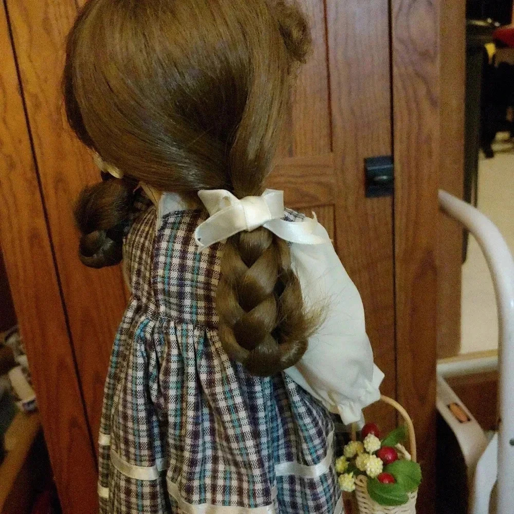 Porcelain doll - Picture 5 of 9